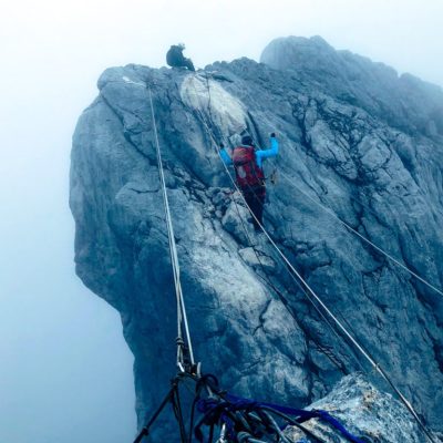 Gunung Puncak Jaya (Carstensz Pyramid)