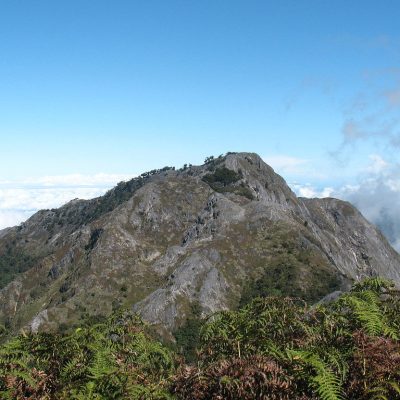 Gunung Binaiya
