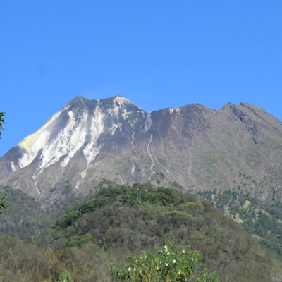 Jalur Pendakian Gunung Ile Ape (Ile Lewotolok)