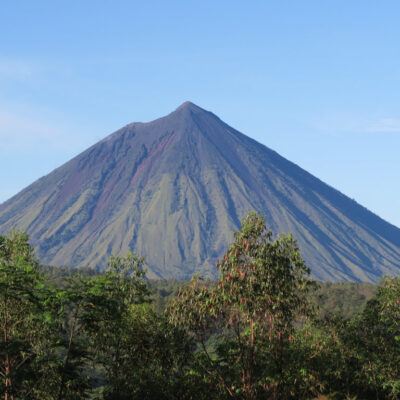 Jalur Pendakian Gunung Inerie Flores