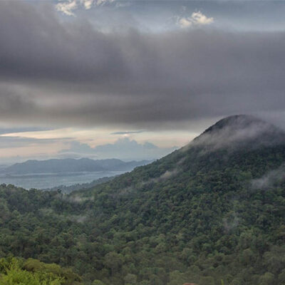 Jalur Pendakian Gunung Tajam